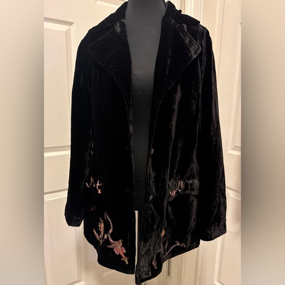 J JILL Women’s Black Embroidered Velvet Jacket Blazer Pockets BOHO - Picture 11 of 15